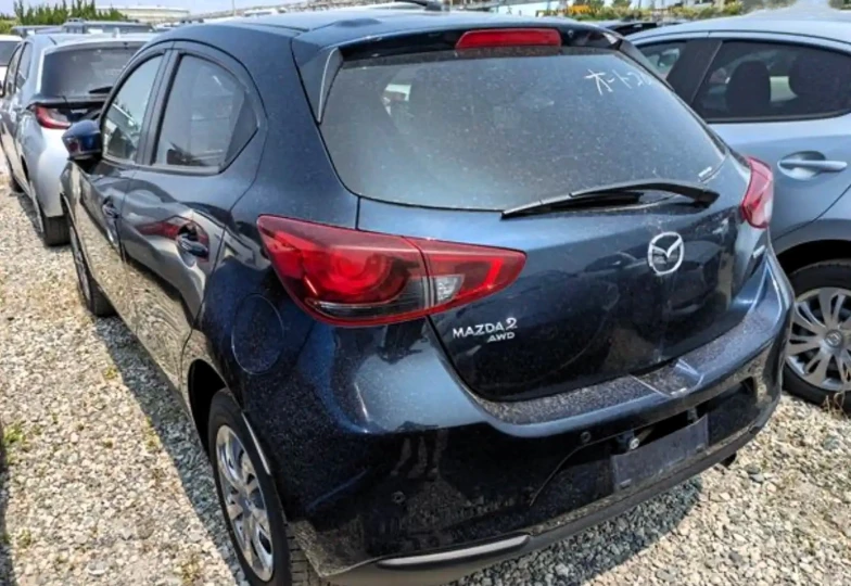Mazda 2 Синий