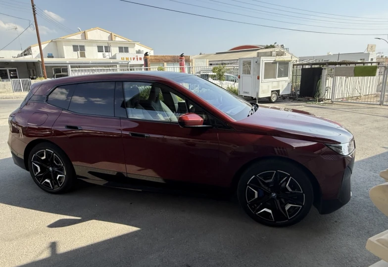 BMW iX Red