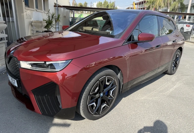 BMW iX Red