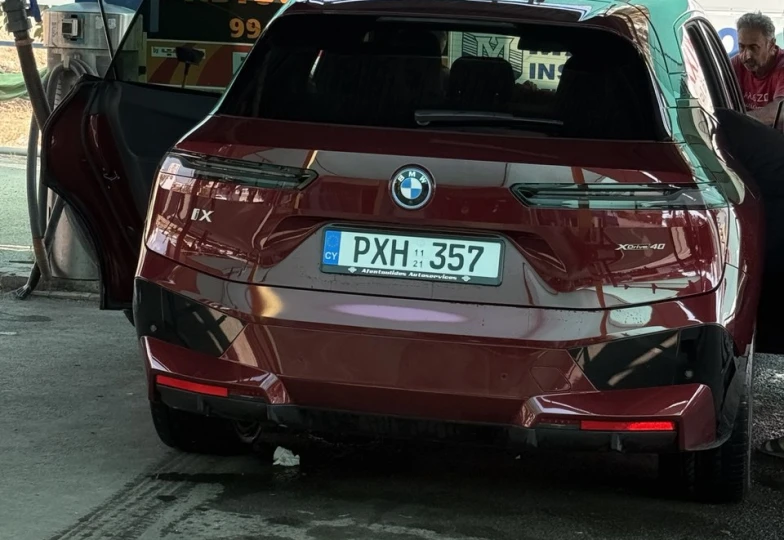 BMW iX Red