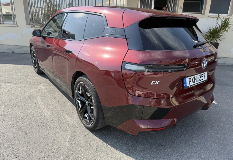 BMW iX Red
