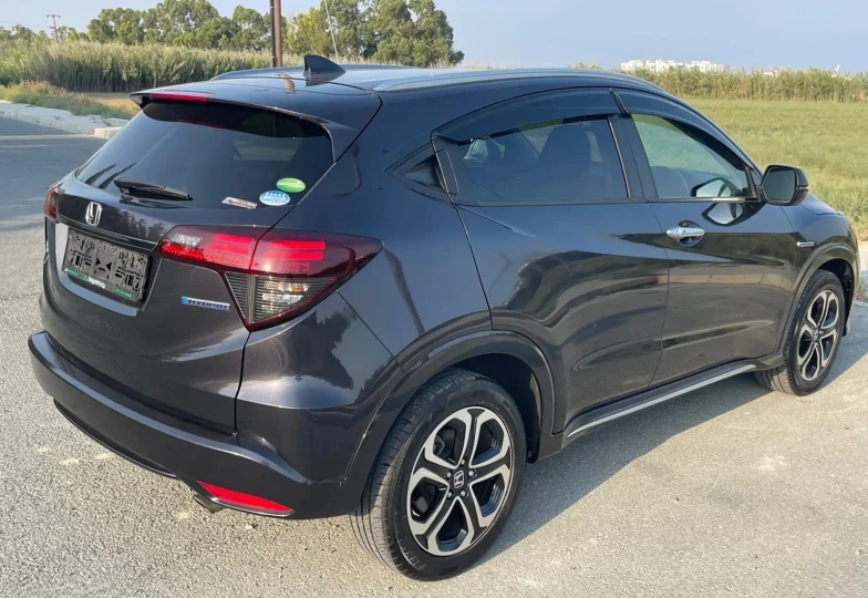 Honda Vezel Черный