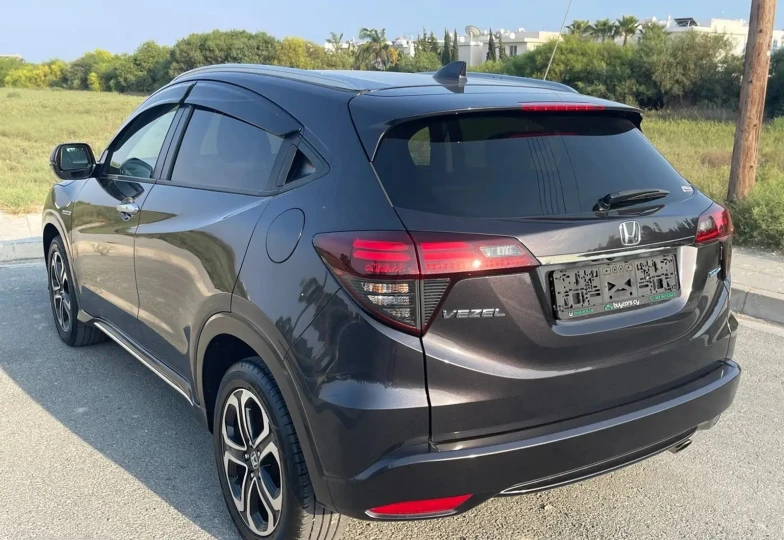 Honda Vezel Черный