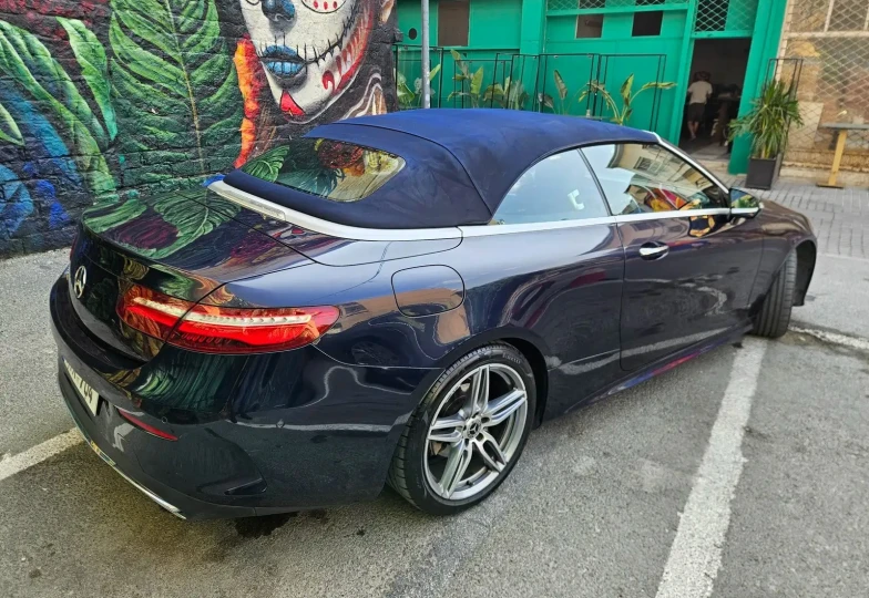 Mercedes E-class Blue