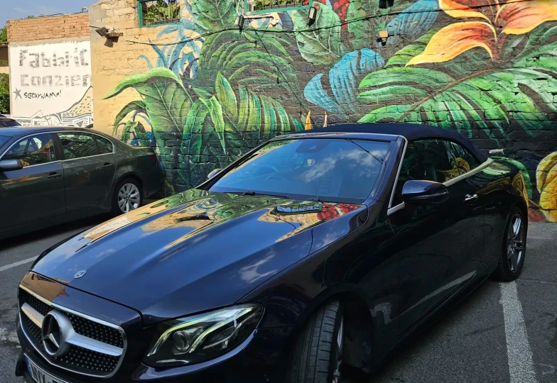 Mercedes E-class Blue