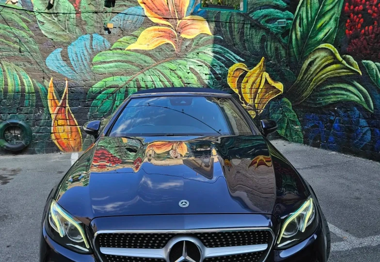 Mercedes E-class Blue