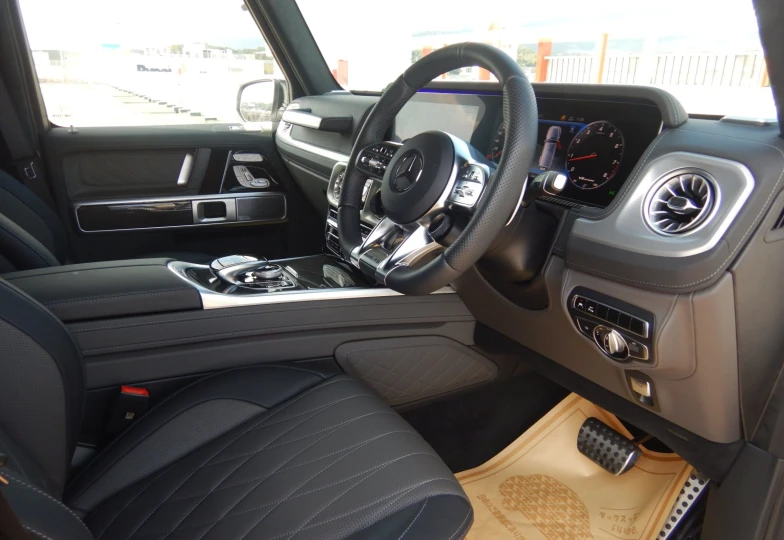 Mercedes G-class Белый