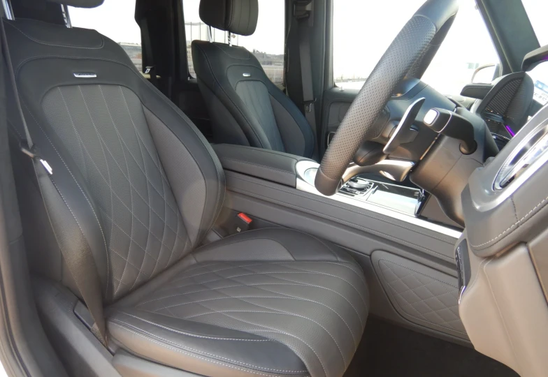 Mercedes G-class Белый