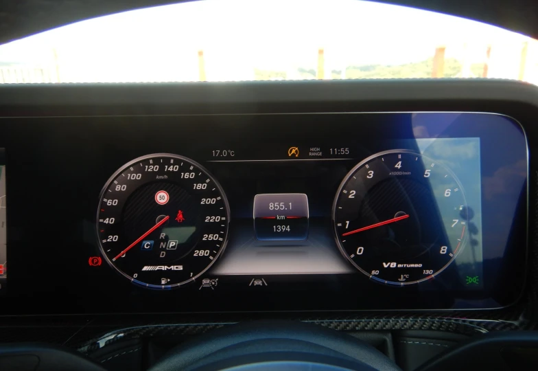 Mercedes G-class Белый