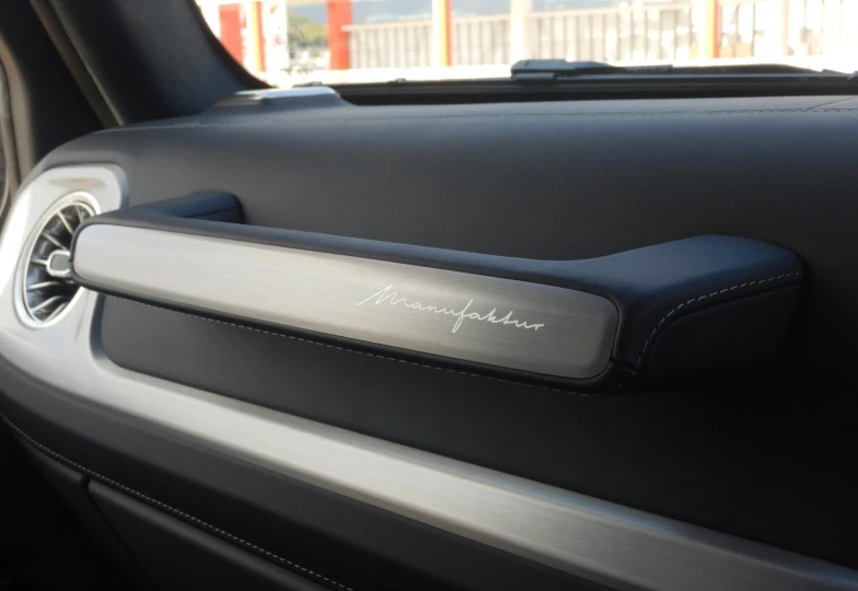 Mercedes G-class Белый