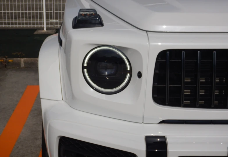 Mercedes G-class Белый