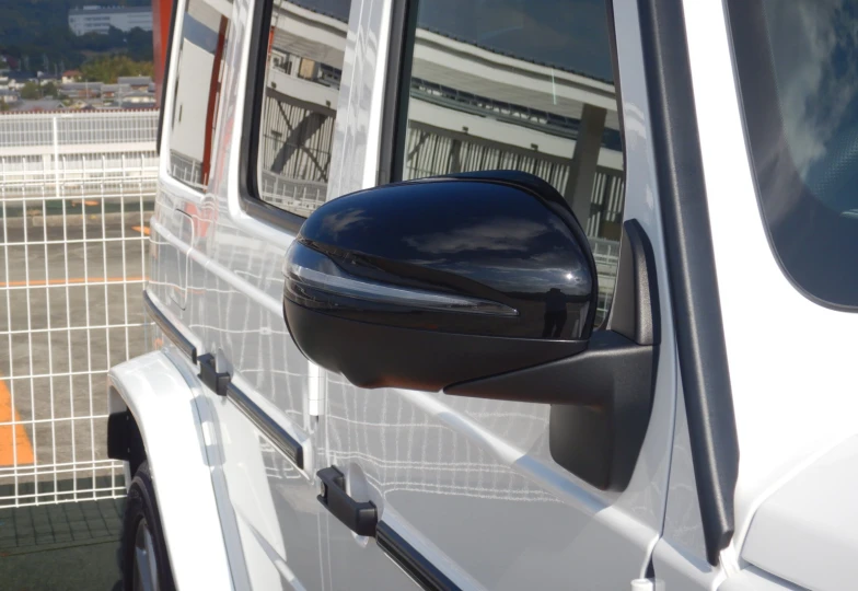 Mercedes G-class Белый