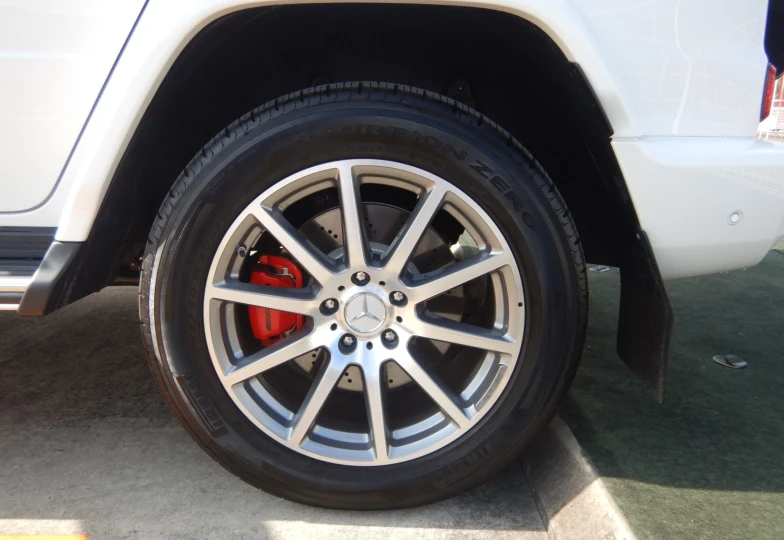 Mercedes G-class Белый