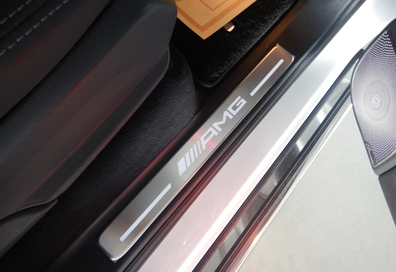 Mercedes G-class Белый