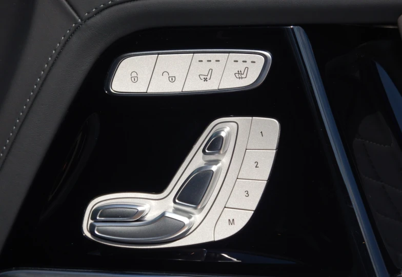 Mercedes G-class Белый