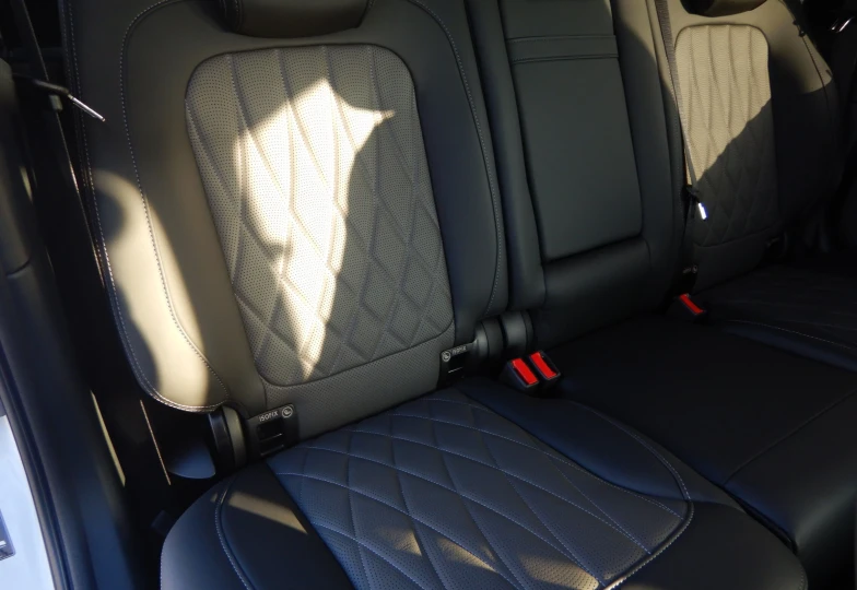 Mercedes G-class Белый