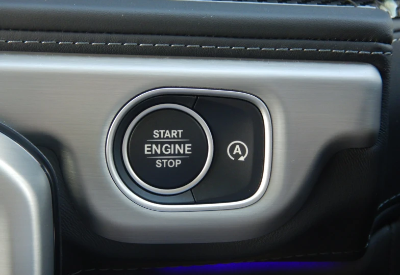 Mercedes G-class Белый