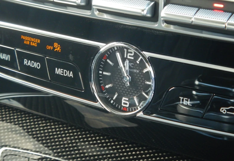 Mercedes G-class Белый