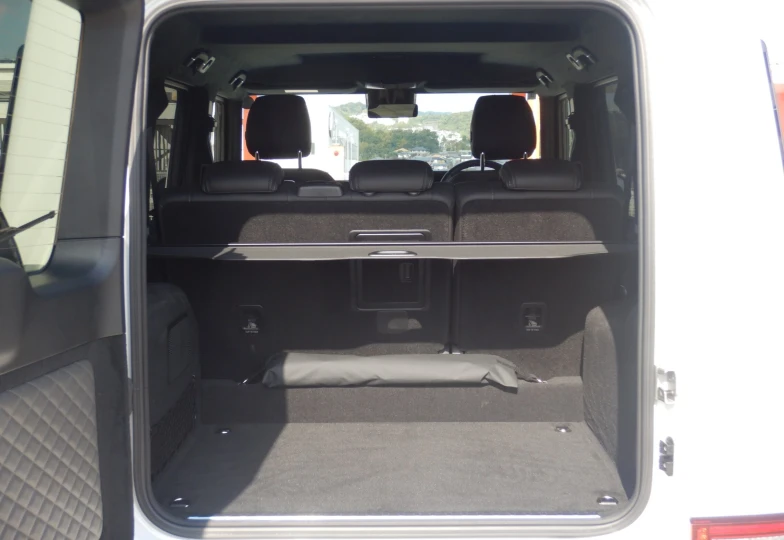 Mercedes G-class Белый