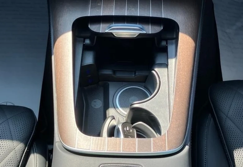 Mercedes E-class White