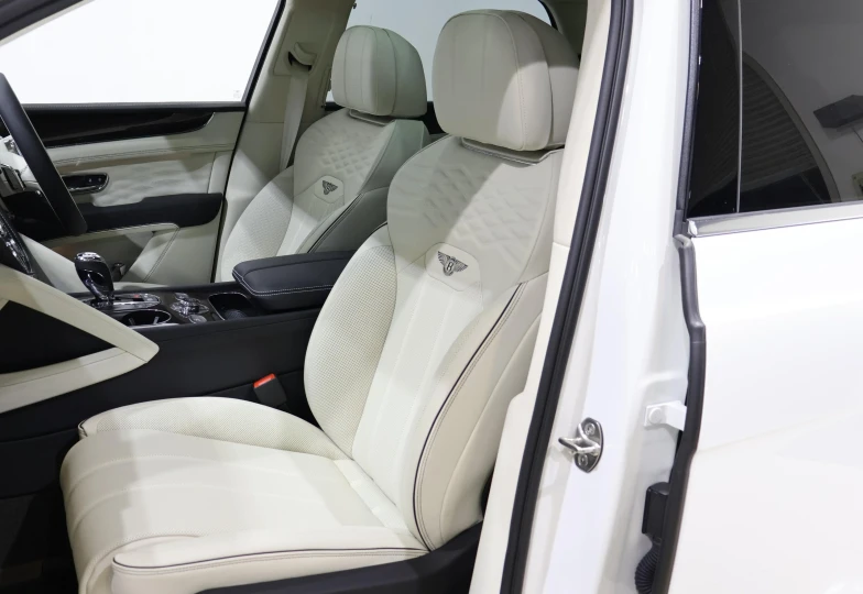 Bentley Bentayga White