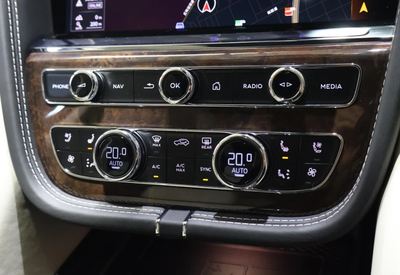 Bentley Bentayga White