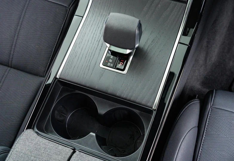 Land Rover Range Rover Velar Blue