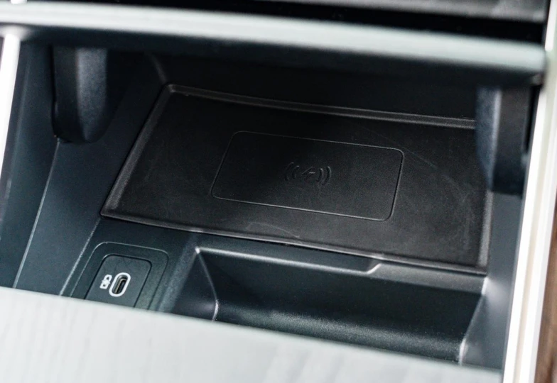 Land Rover Range Rover Velar Blue