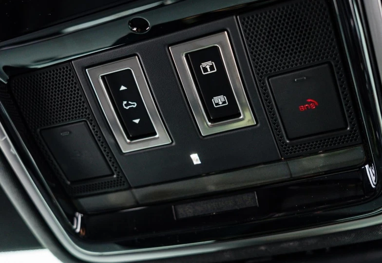 Land Rover Range Rover Velar Blue