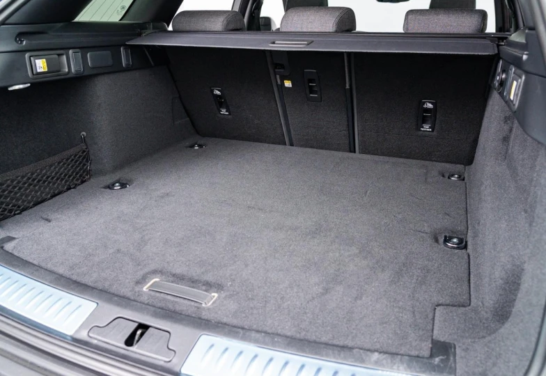 Land Rover Range Rover Velar Blue