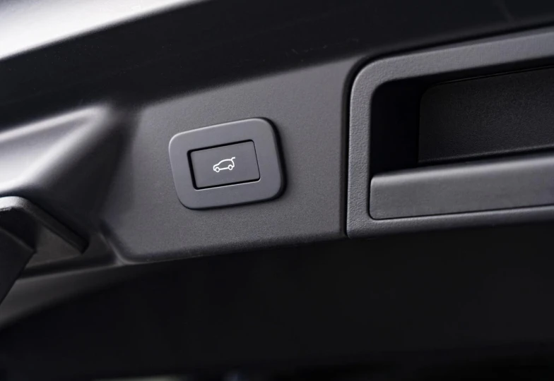 Land Rover Range Rover Velar Blue