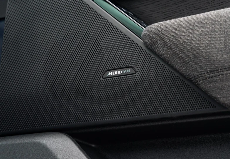 Land Rover Range Rover Velar Blue