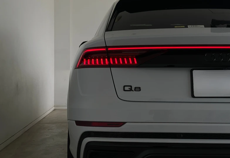 Audi Q8 Белый