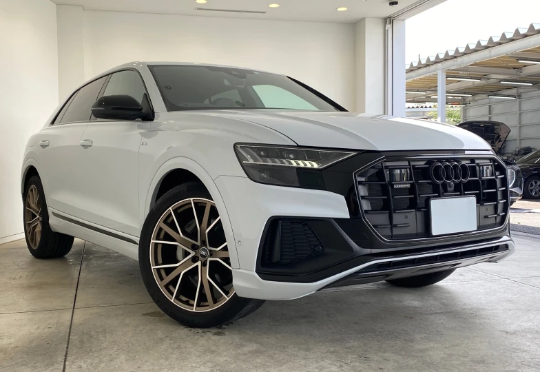 Audi Q8 Белый
