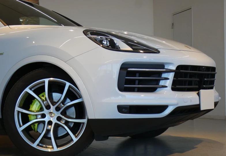 Porsche Cayenne White
