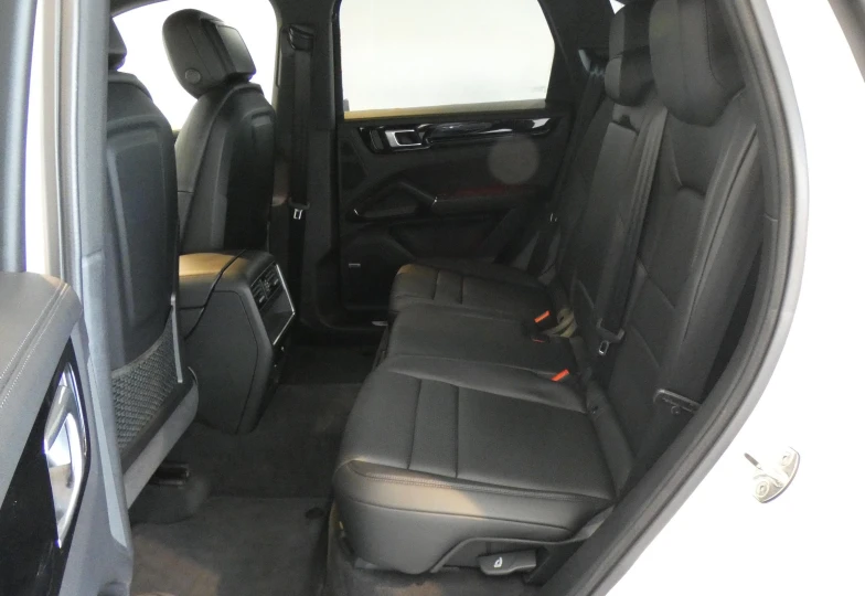 Porsche Cayenne White