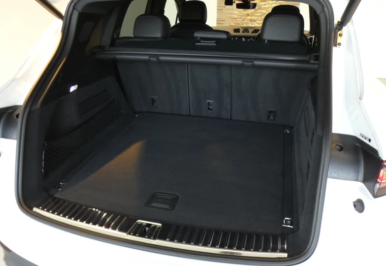 Porsche Cayenne White