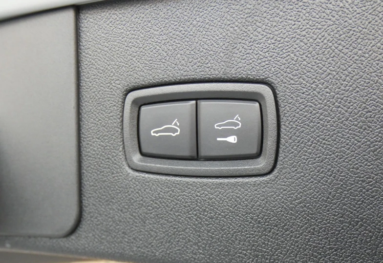 Porsche Cayenne White