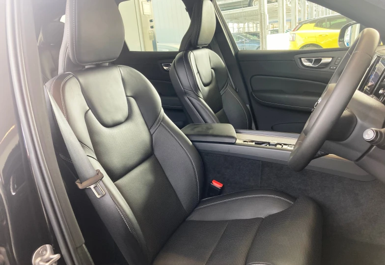 Volvo XC60 Черный