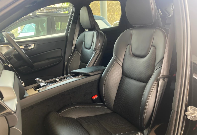 Volvo XC60 Черный