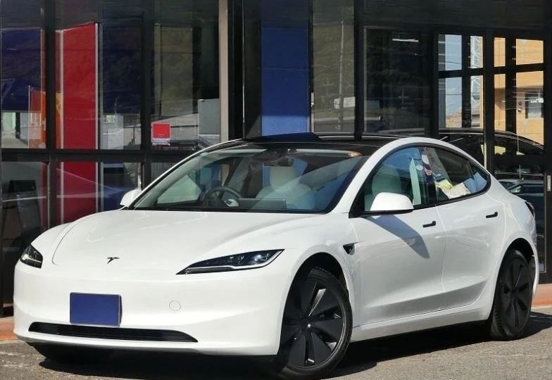 Tesla Model 3 White
