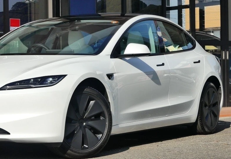 Tesla Model 3 White