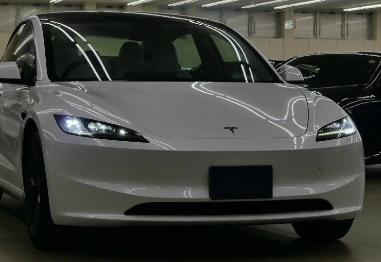 Tesla Model 3 White