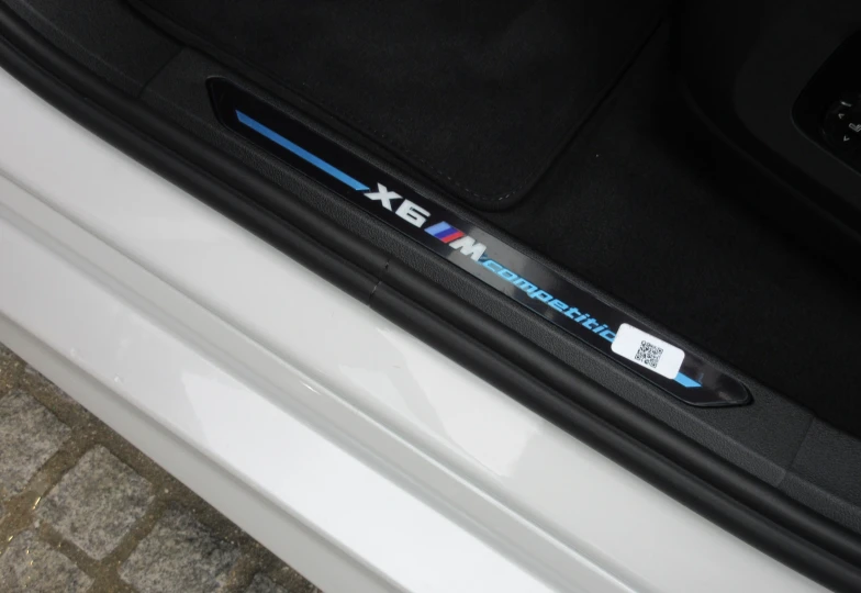 BMW X6 M White