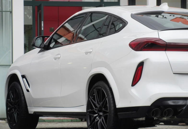 BMW X6 M White