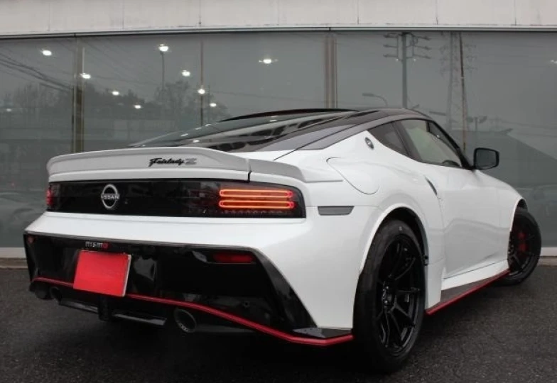 Nissan Fairlady z Белый