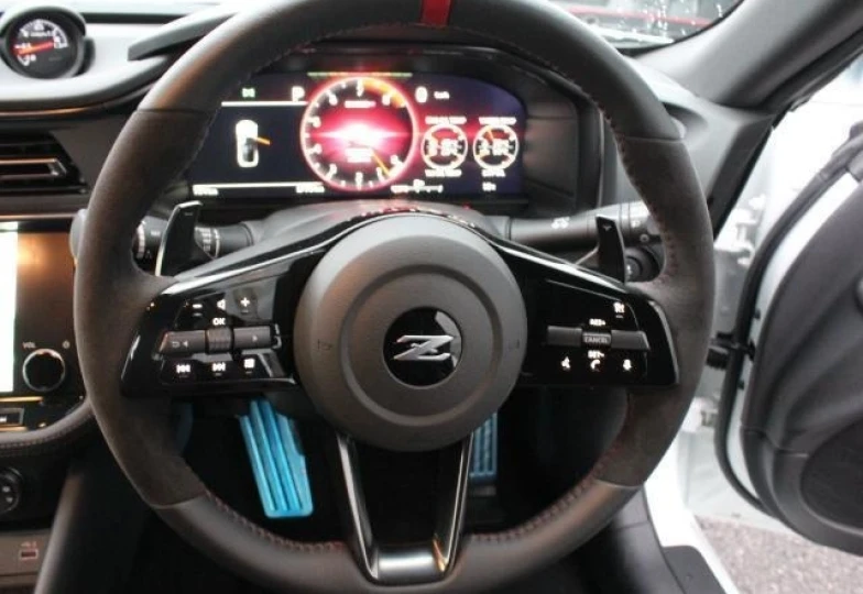 Nissan Fairlady z Белый