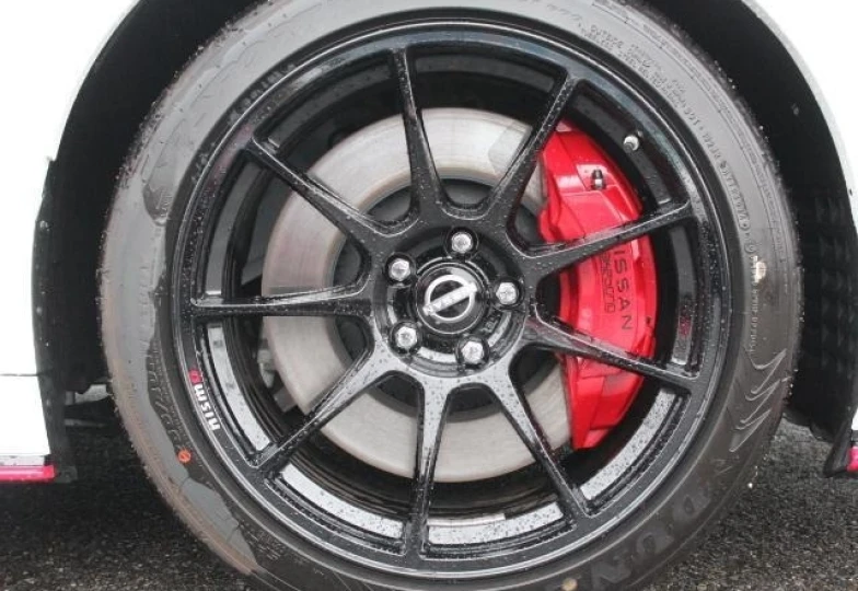 Nissan Fairlady z Белый