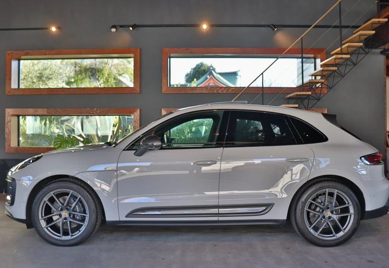 Porsche Macan White
