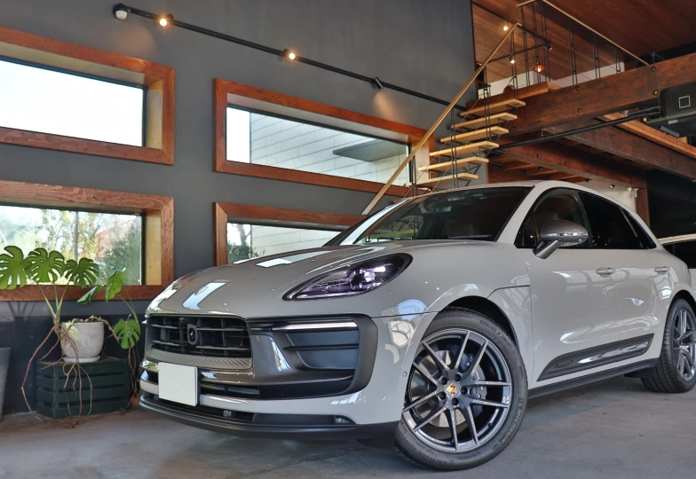 Porsche Macan White